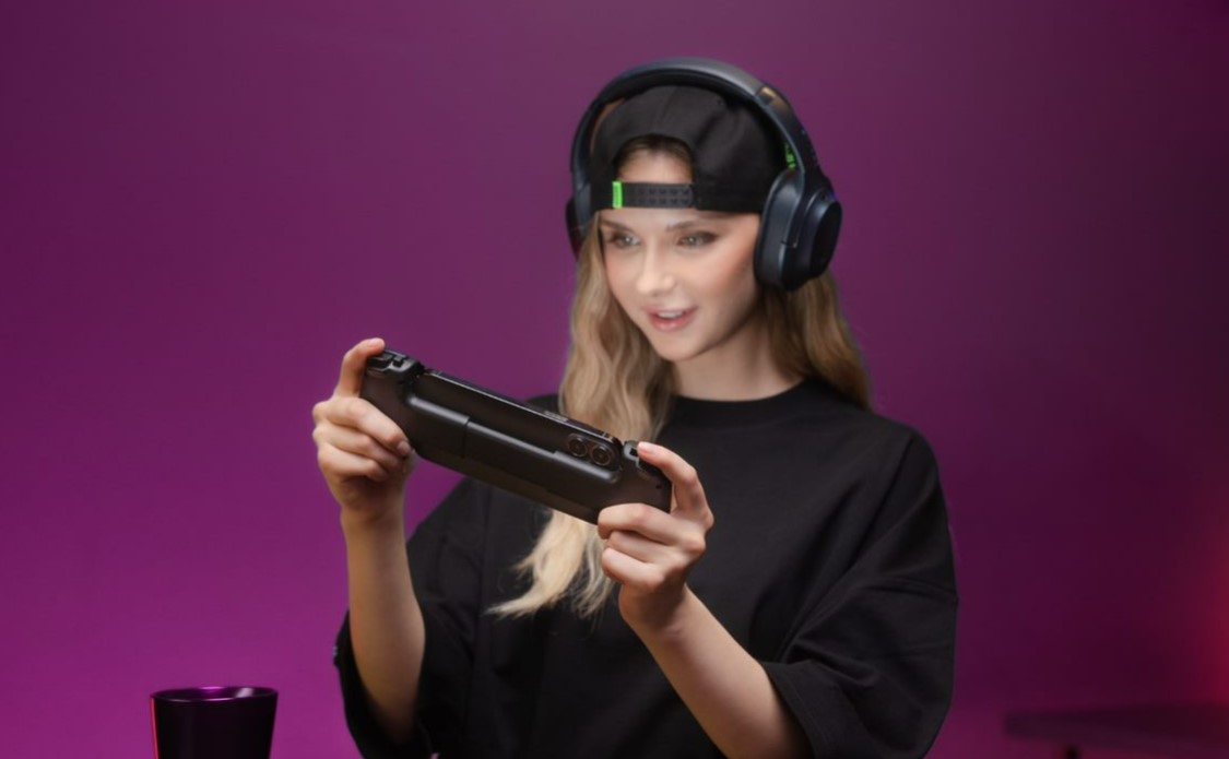 Razer Kishi V2 for iPhone 1