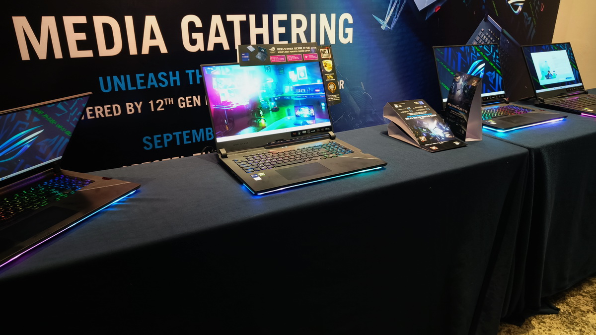 ROG Strix SCAR 17 SE