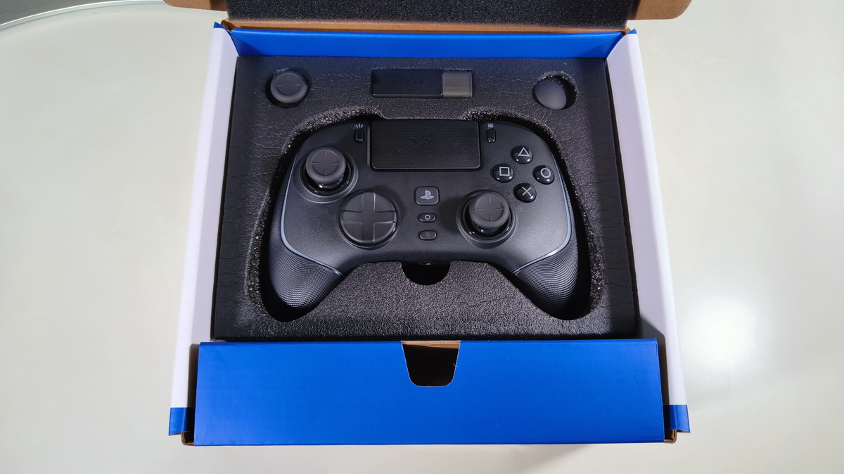 Razer Wolverine V2 Pro