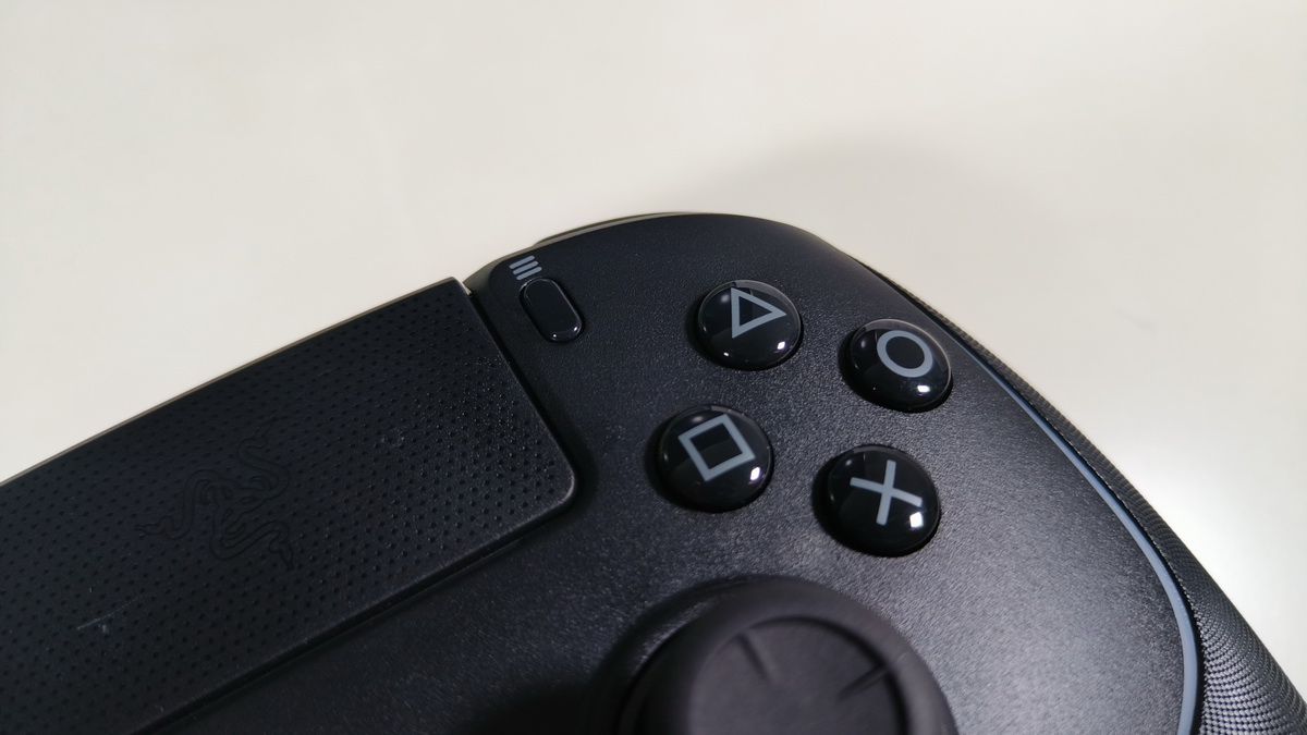 Razer Wolverine V2 Pro