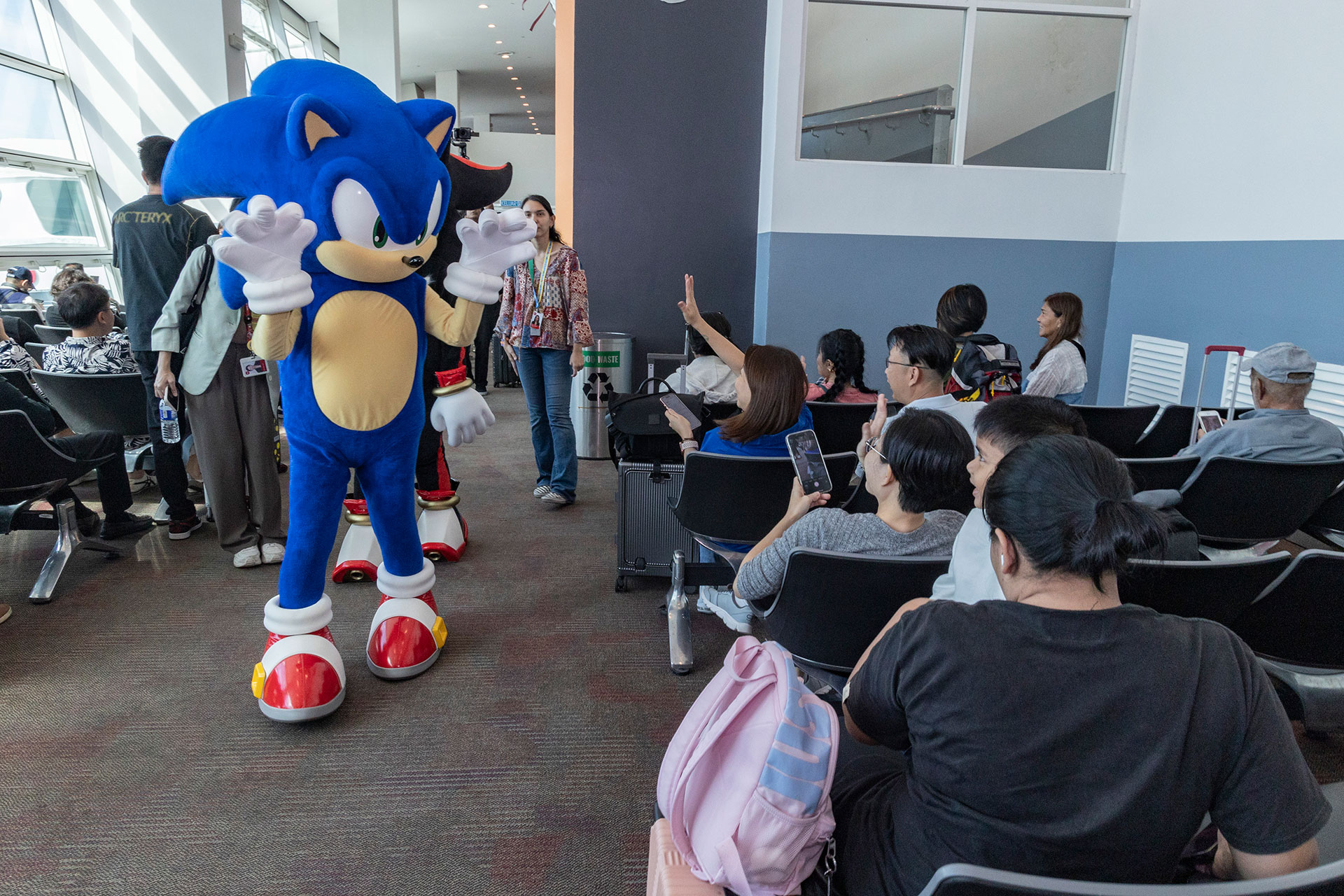 AirAsia Bawa Sonic the Hedgehog Terbang! Ini Dia Pengalaman Serunya