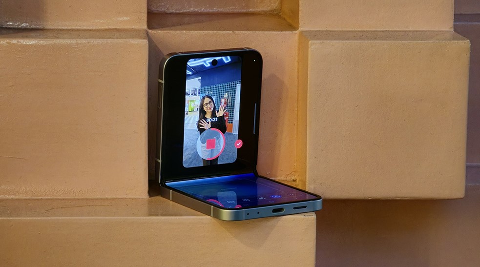 Galaxy Z Flip6, Teman Kreatif Gen Z untuk Konten Viral di Media Sosial