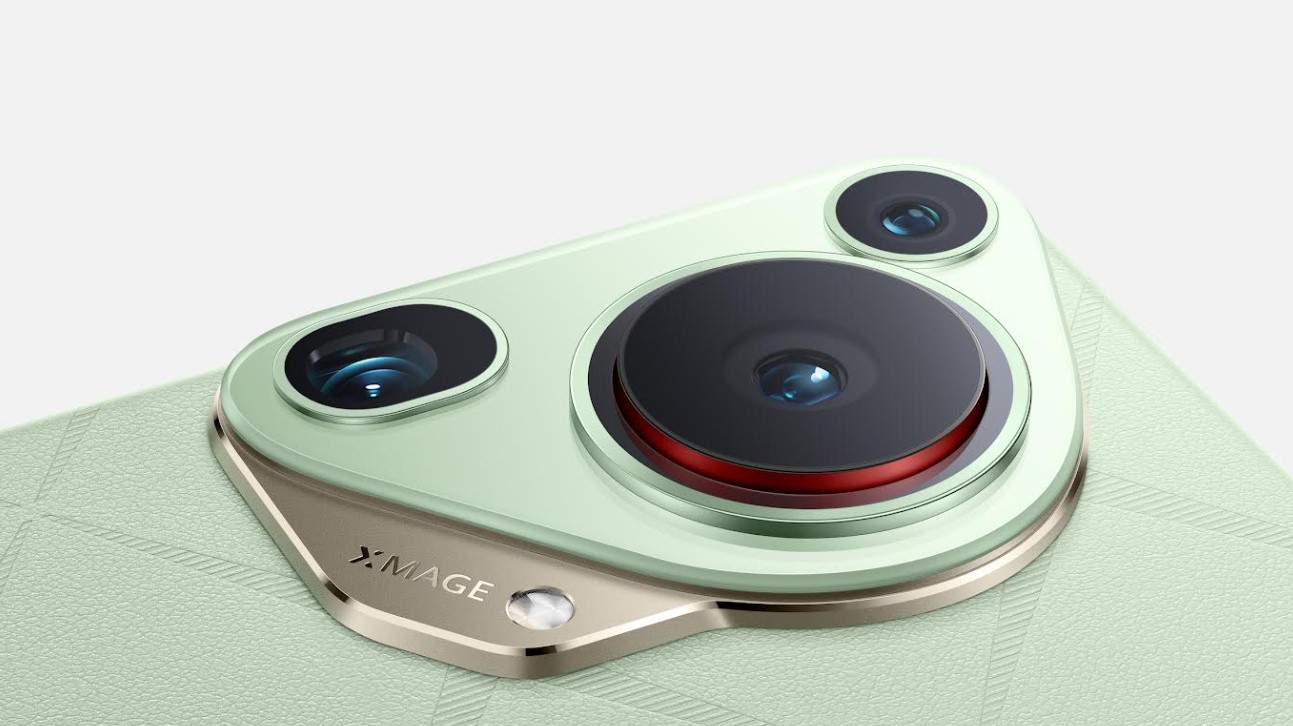 HUAWEI Pura 70 Ultra, Inovasi Kamera Pop-Out dan Desain Elegan Segera Hadir di Indonesia