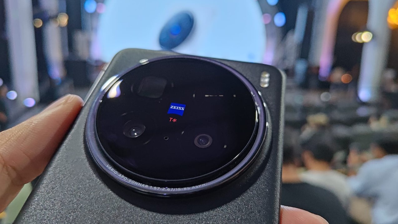 [Hands-on] Vivo X200 Pro: Desain Elegan, Kamera Canggih, dan Fitur Terbaik di Kelasnya!