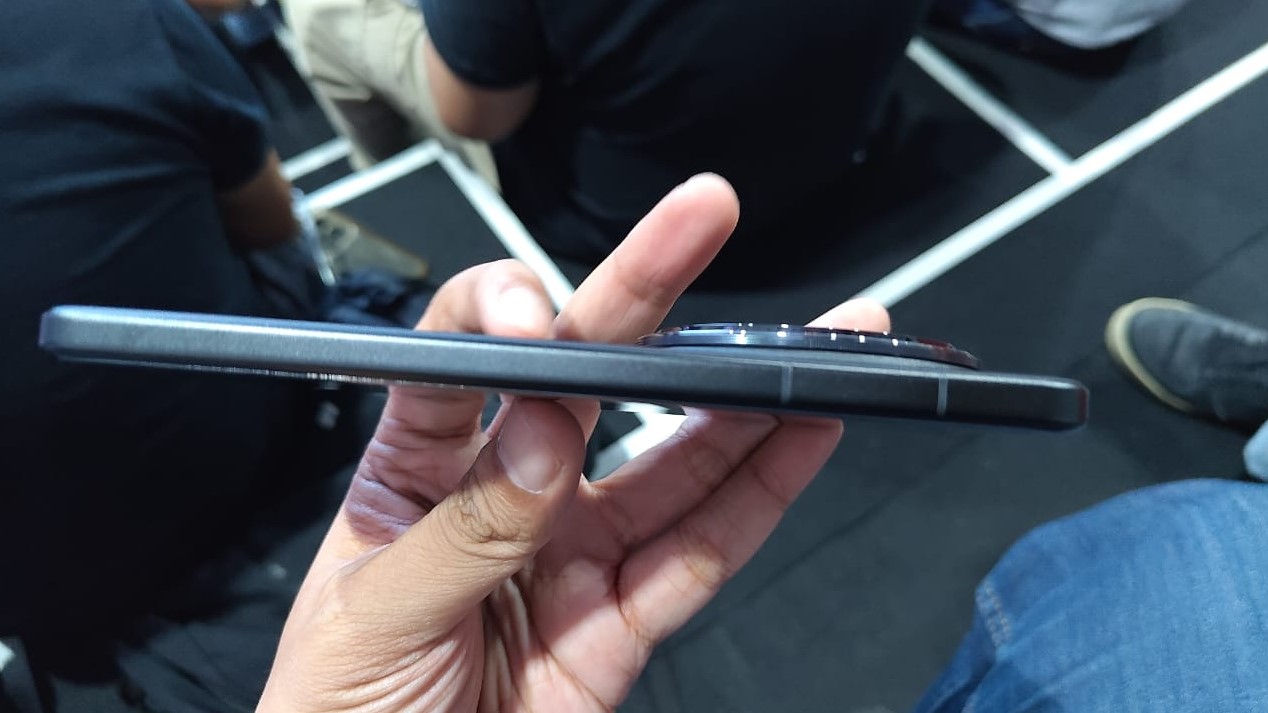 [Hands-on] Vivo X200 Pro: Desain Elegan, Kamera Canggih, dan Fitur Terbaik di Kelasnya!