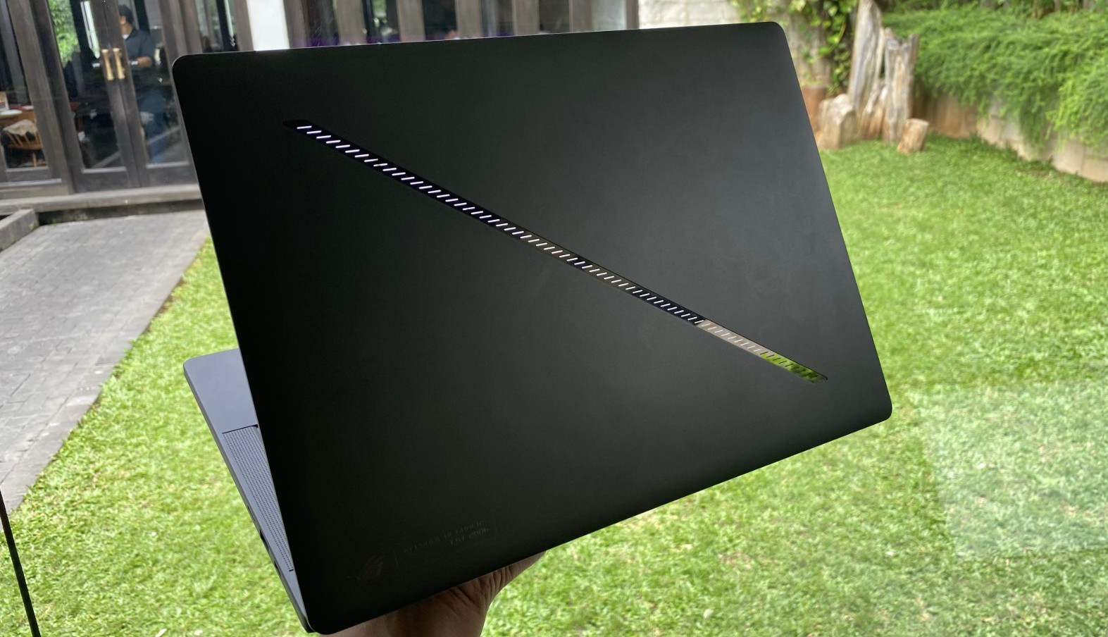 ASUS ROG Zephyrus G16: Laptop AI Gaming Paling Tipis dan Ringan dengan Performa Maksimal