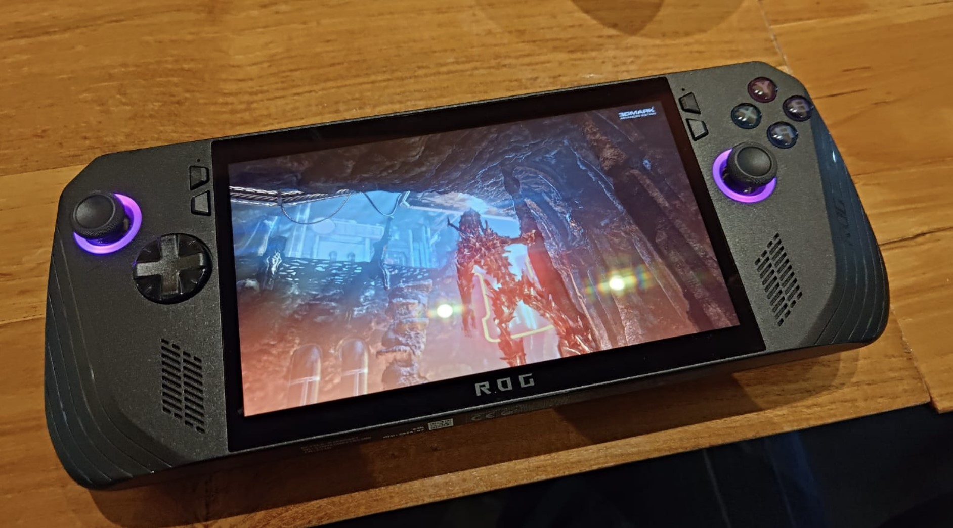 [REVIEW] ASUS ROG Ally X, Handheld Gaming PC Paling Canggih di 2025