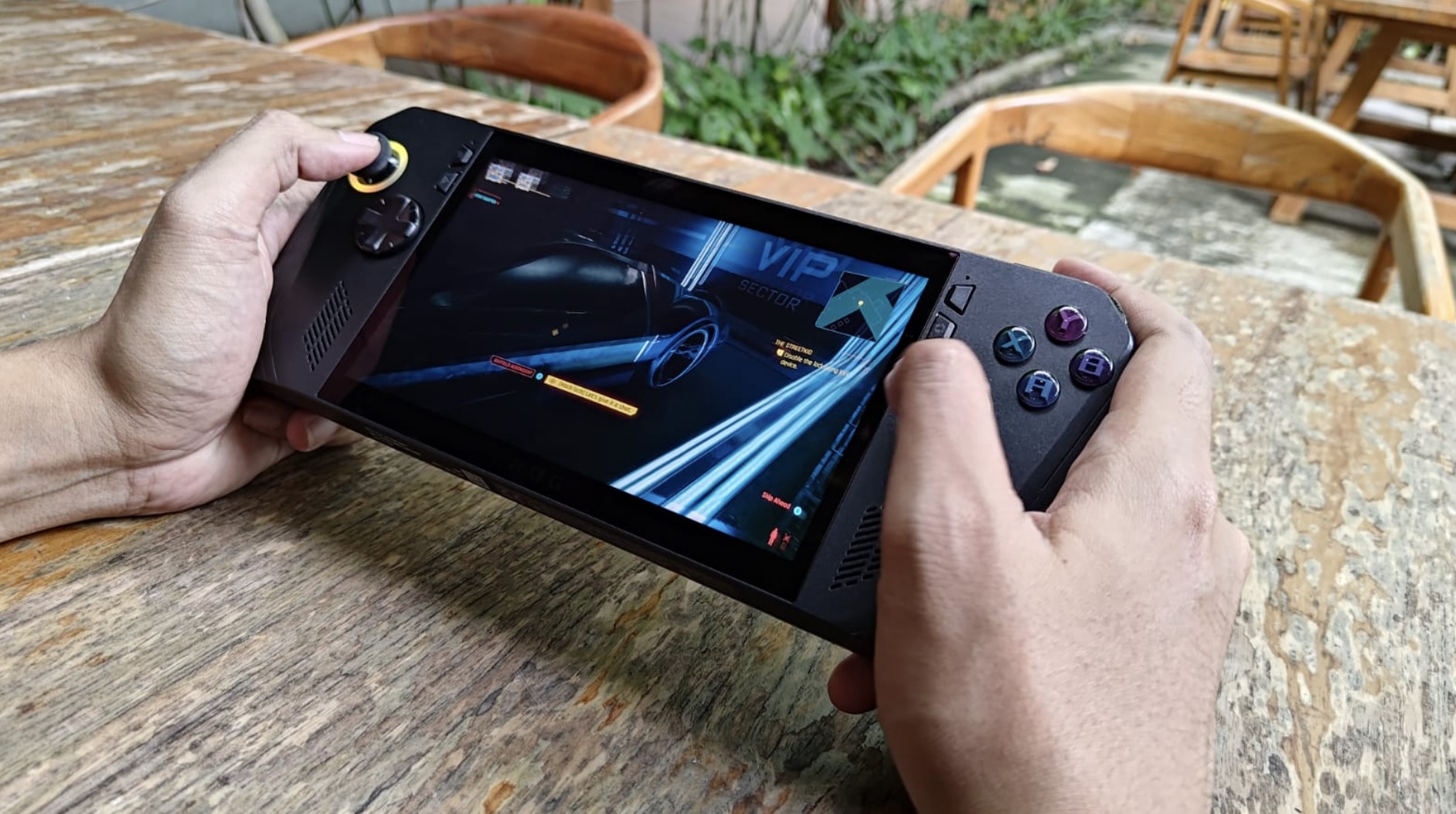 [REVIEW] ASUS ROG Ally X, Handheld Gaming PC Paling Canggih di 2025