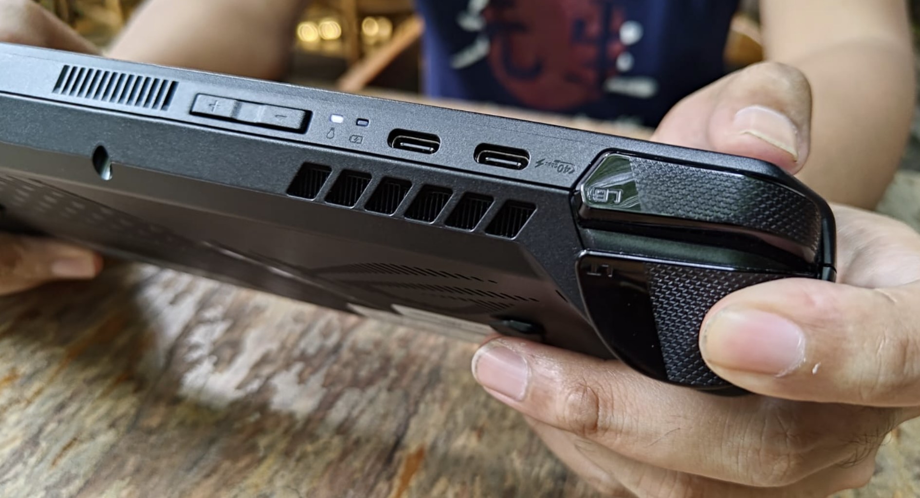 [REVIEW] ASUS ROG Ally X, Handheld Gaming PC Paling Canggih di 2025