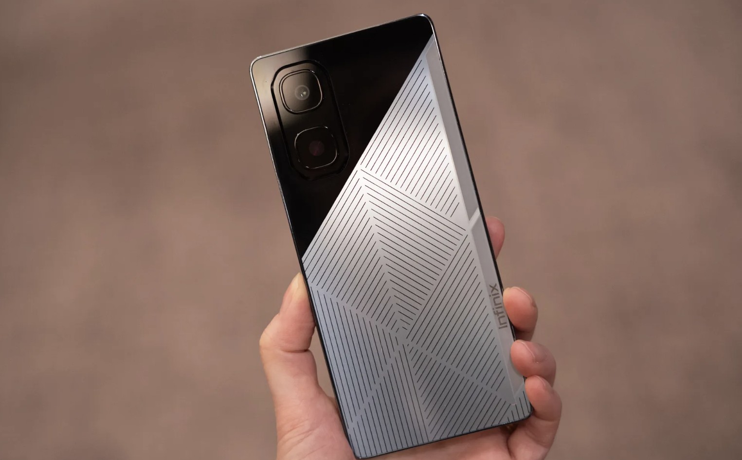 5 Ponsel Paling Unik di MWC 2025: Inovasi Gila atau Masa Depan Smartphone?