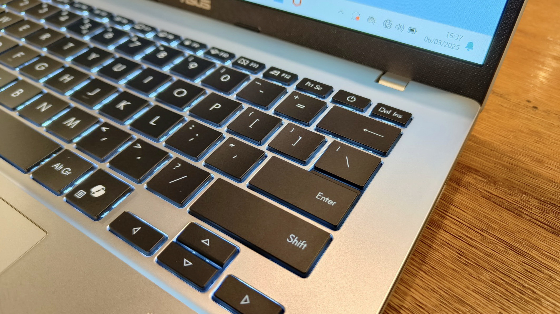 Hands-On Review Lengkap ASUS Vivobook 14 (A1407CA): Laptop AI Canggih dengan Harga Terjangkau