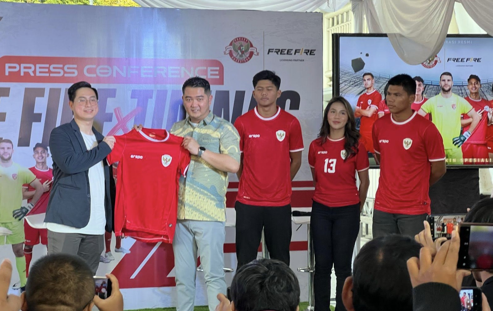 Jersey Timnas Indonesia Hadir di Free Fire, Rayakan Sepak Bola Nasional di Medan Pertempuran!