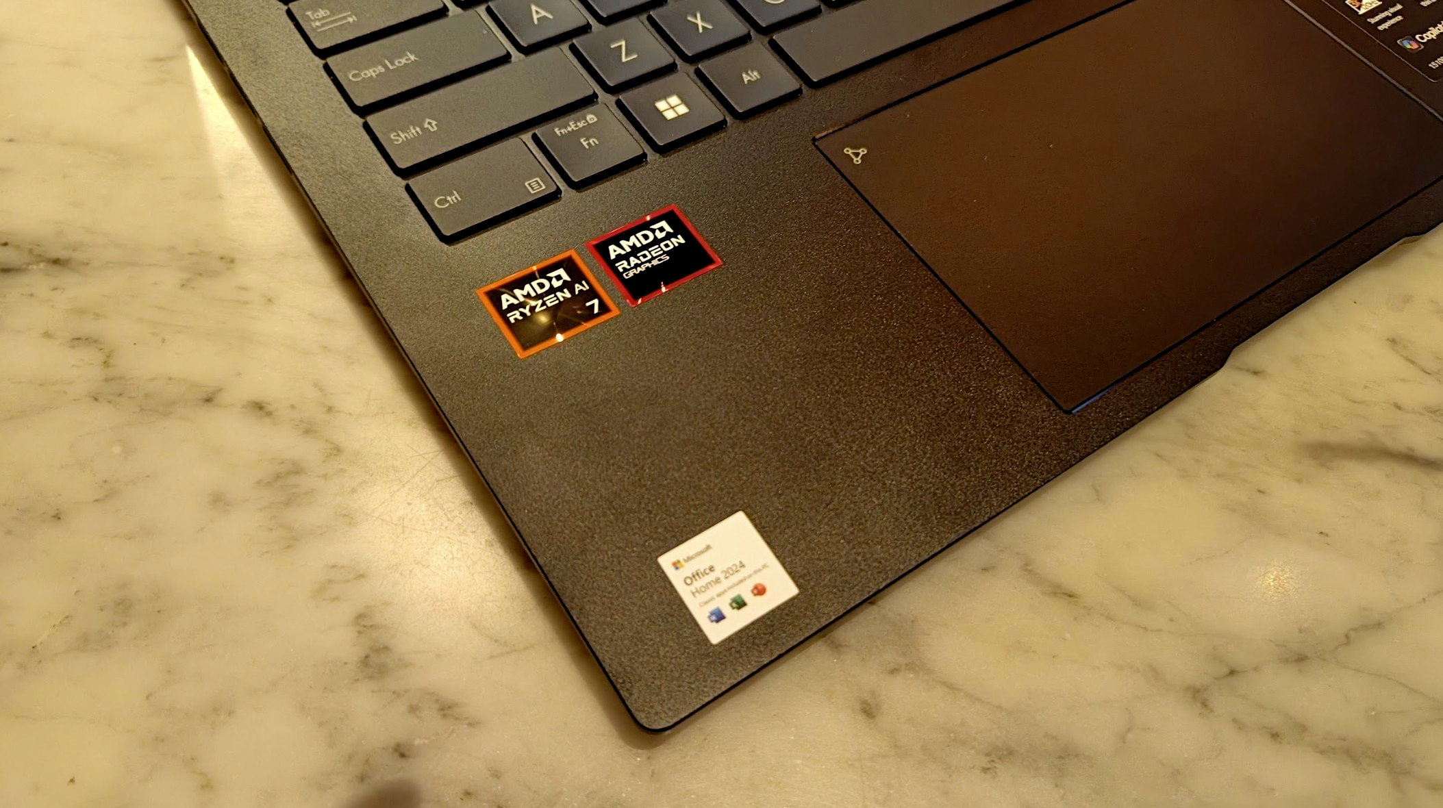 Hands-On Review Lengkap ASUS Zenbook 14 UM3406KA: Laptop AI Premium dengan Performa Tangguh dan Desain Elegan