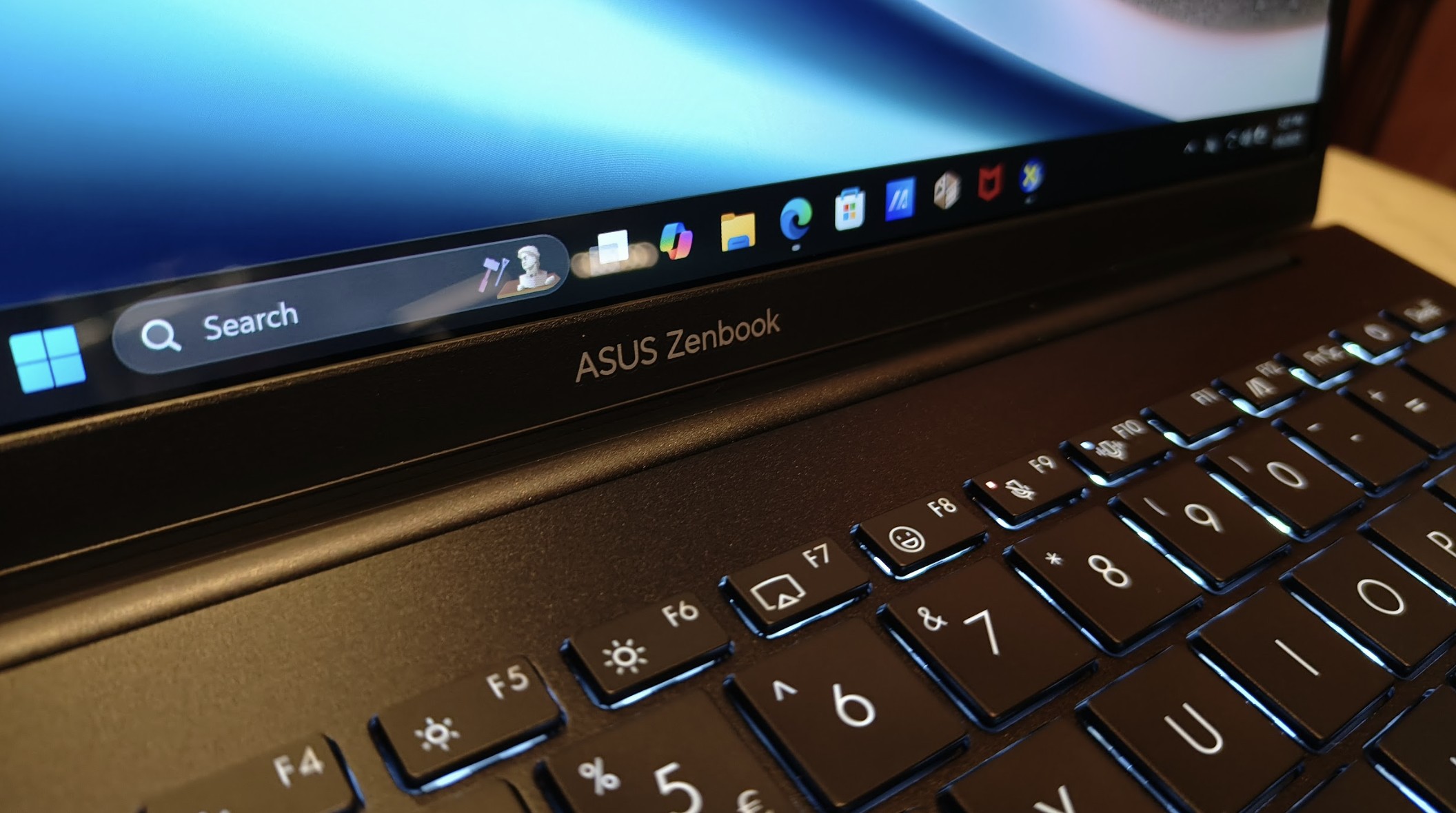 Hands-On Review Lengkap ASUS Zenbook 14 UM3406KA: Laptop AI Premium dengan Performa Tangguh dan Desain Elegan