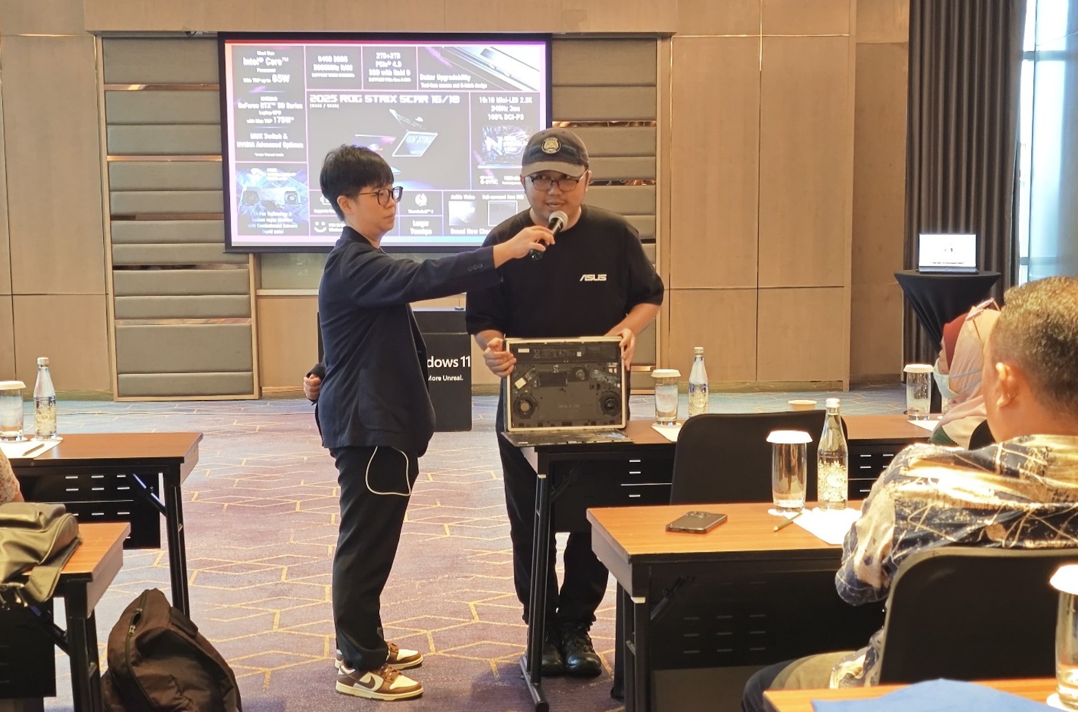 ASUS ROG Bawa Revolusi Laptop Gaming ke Indonesia, dari Strix SCAR hingga Flow Z13 Super Tablet!