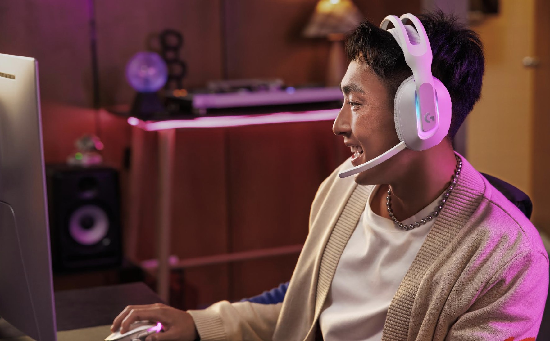 Logitech G522 LIGHTSPEED Resmi Dirilis, Headset Wireless Premium untuk Gamer Legendaris
