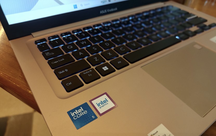 [REVIEW] ASUS Vivobook 14 A1404VAP, Laptop Ringkas dengan Performa Andal 