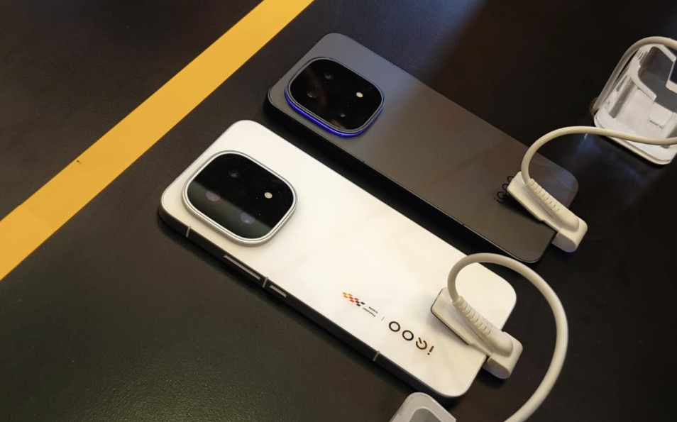 iQOO 15 Resmi Diluncurkan di Indonesia, Flagship Pertama dengan Snapdragon 8 Elite Gen 5 dan Supercomputing Chip Q3