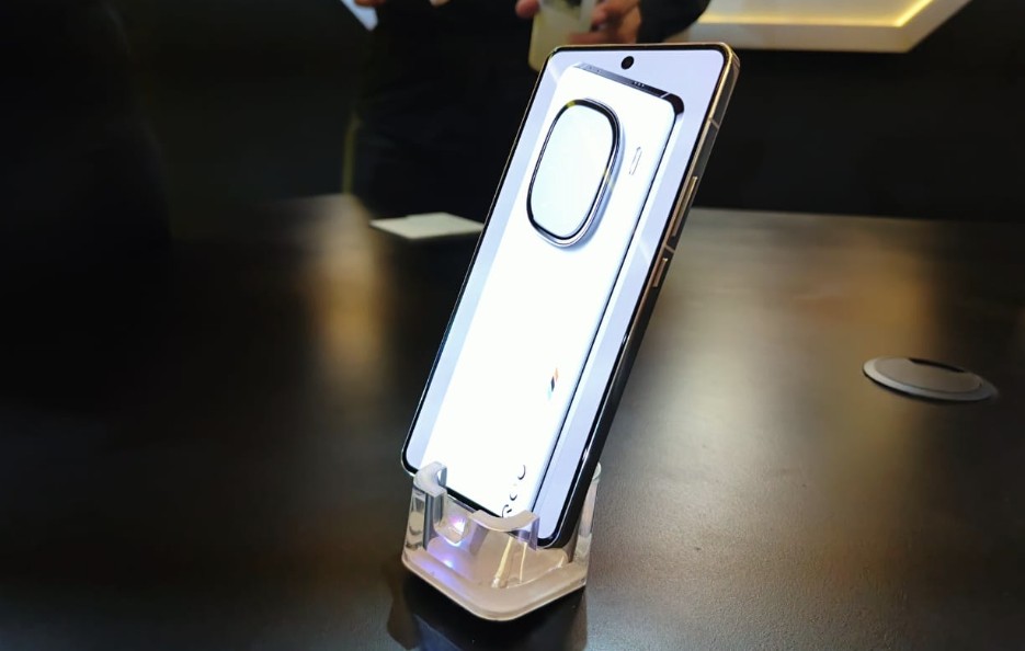 iQOO 15 Resmi Diluncurkan di Indonesia, Flagship Pertama dengan Snapdragon 8 Elite Gen 5 dan Supercomputing Chip Q3