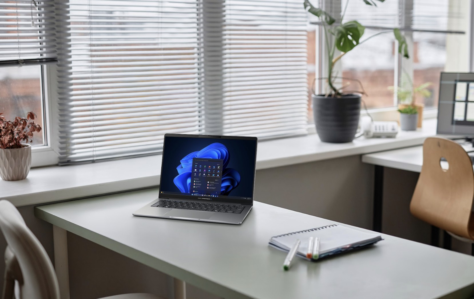 ASUS ExpertBook PM5 G2 (AMD) Meluncur di CES 2026, Laptop Bisnis 14/16 Inci dengan AI 55 TOPS dan Ketahanan Militer