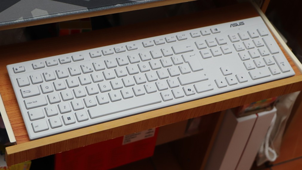 [REVIEW] ASUS AiO V440VA: Meja Lebih Rapi, Kerja Tetap Ngebut