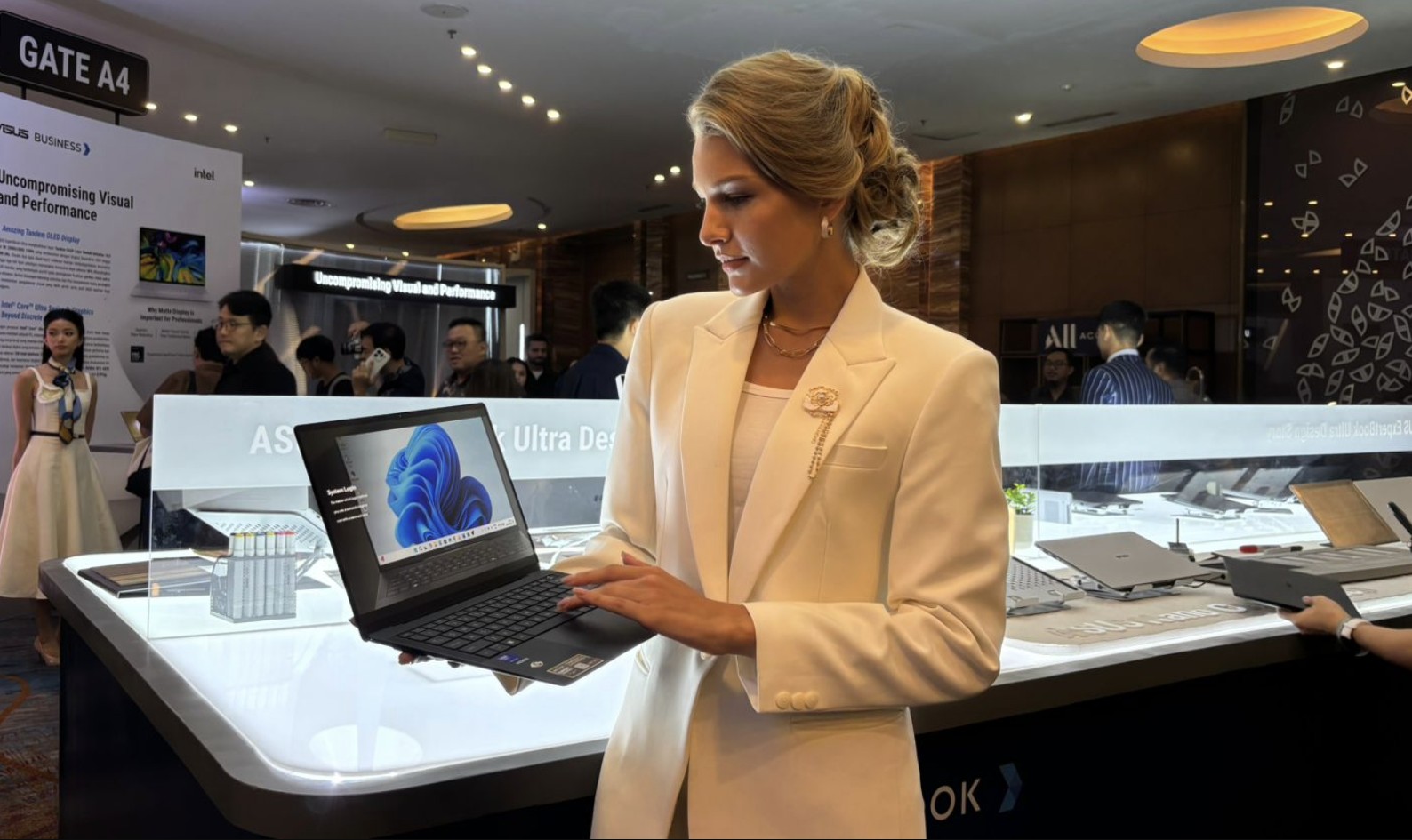ASUS ExpertBook Ultra: Evolusi Mutakhir Laptop Bisnis Berbasis AI untuk Kaum Profesional Masa Depan