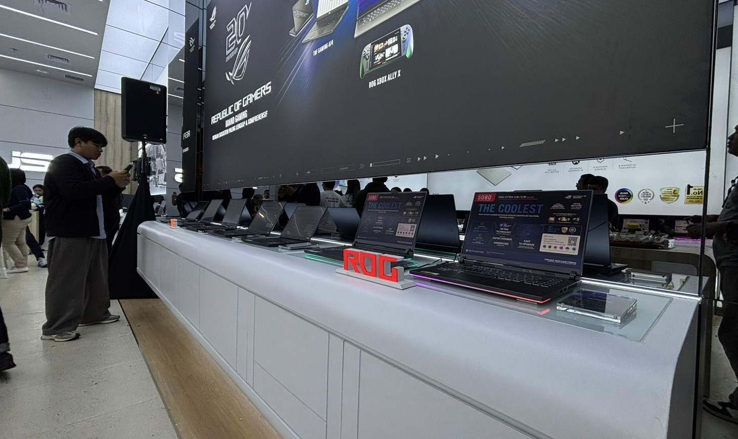 ASUS Resmikan Exclusive Store di Living World Kota Wisata Cibubur