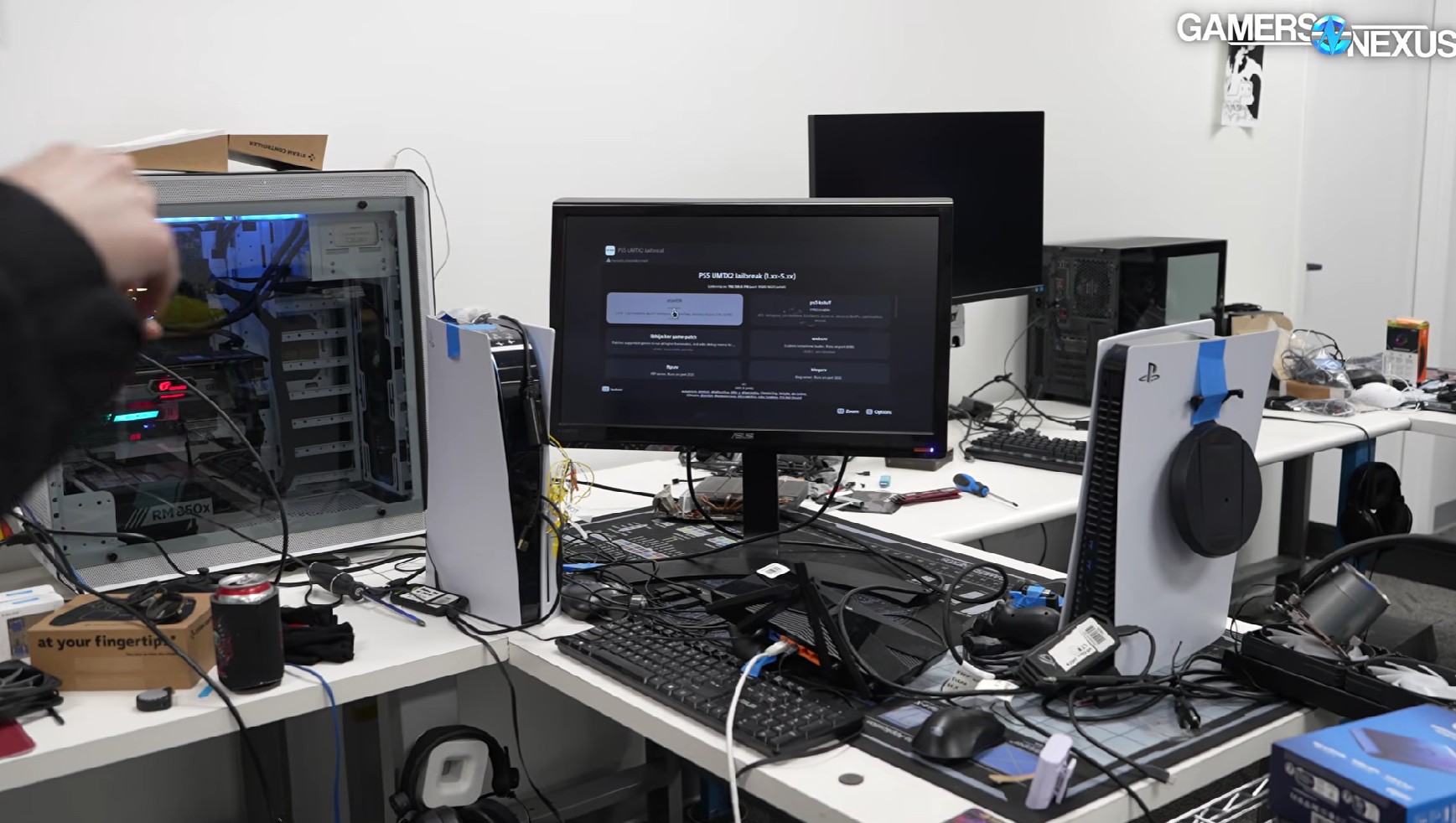 Gamers Nexus Berhasil Instal Linux dan Overclock PlayStation 5