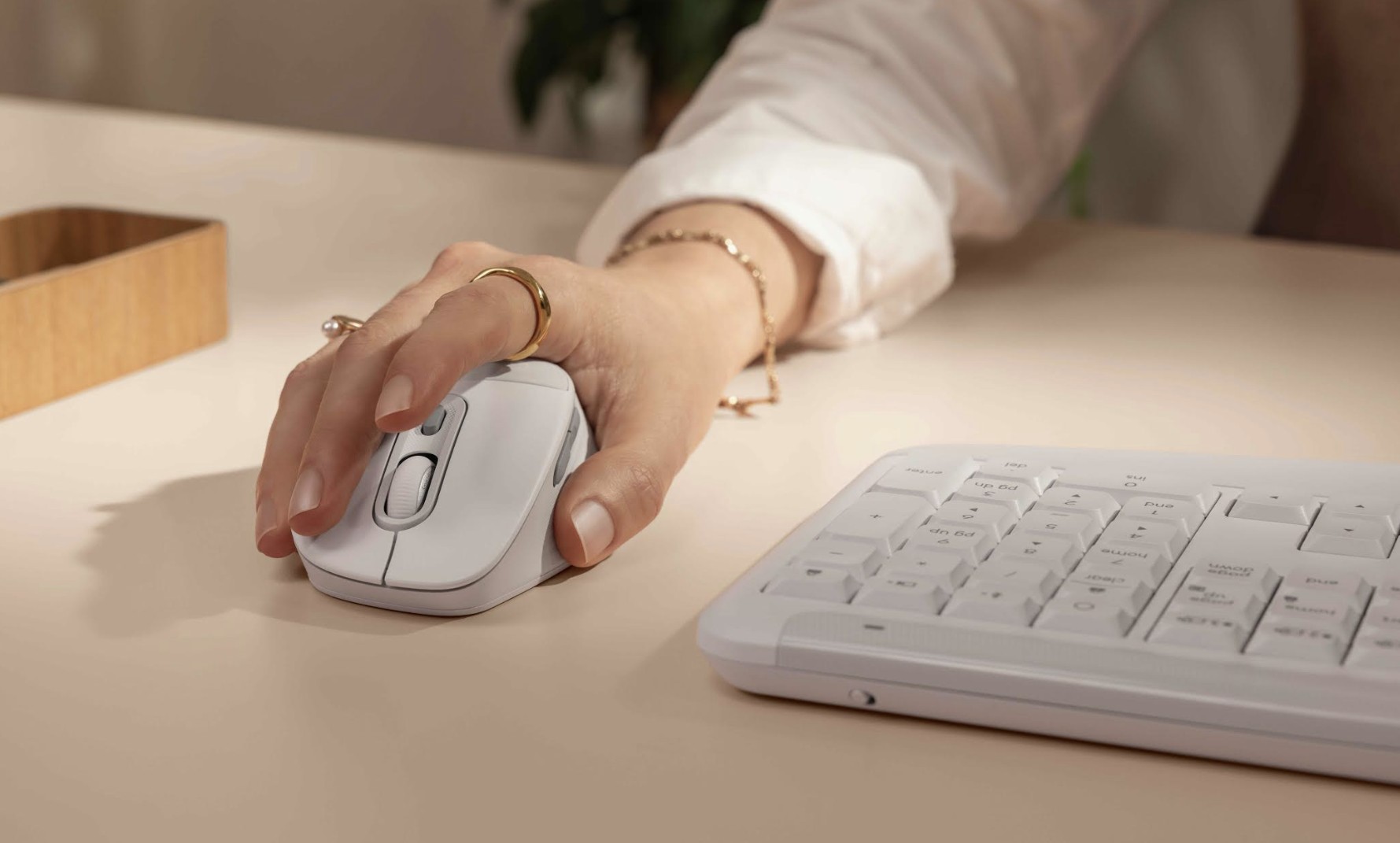Solusi Produktivitas Tanpa Pegal, Logitech Luncurkan Seri Perangkat Kerja Premium Signature Comfort Plus