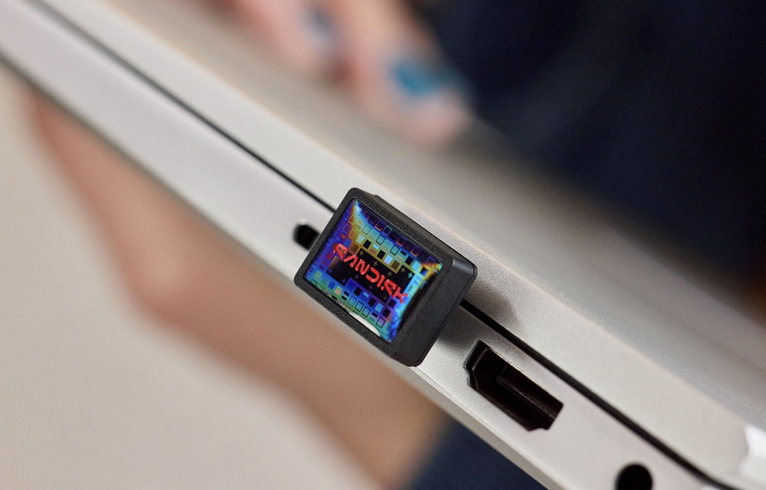 Tren Storage Berubah, Flashdisk Kini Jadi Barang Mewah? Sandisk Luncurkan Drive 1TB Seharga 5 Jutaan!