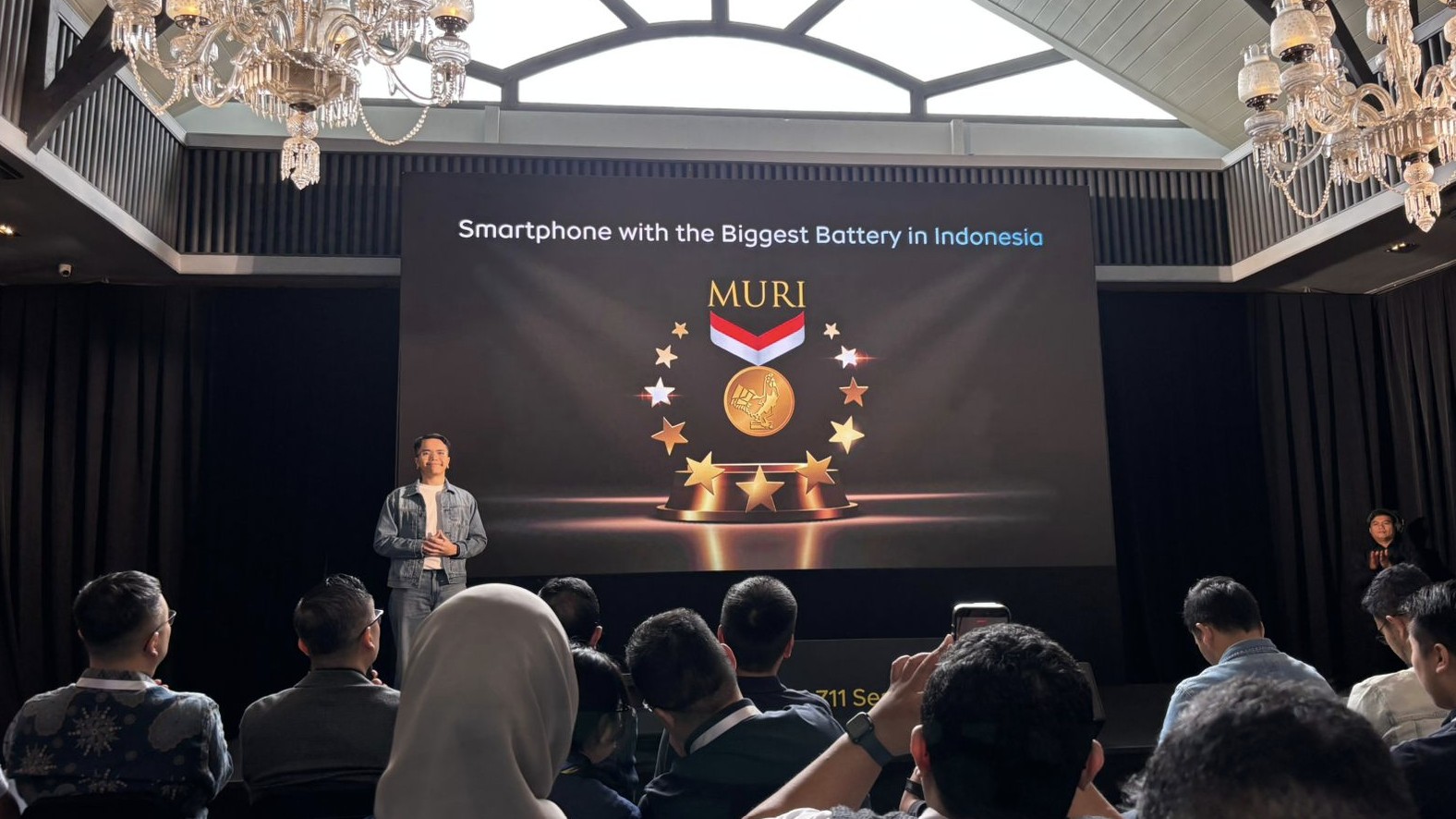 iQOO Z11 Series Resmi Mendarat di Indonesia, Cetak Rekor MURI Baterai Terbesar 9.020mAh