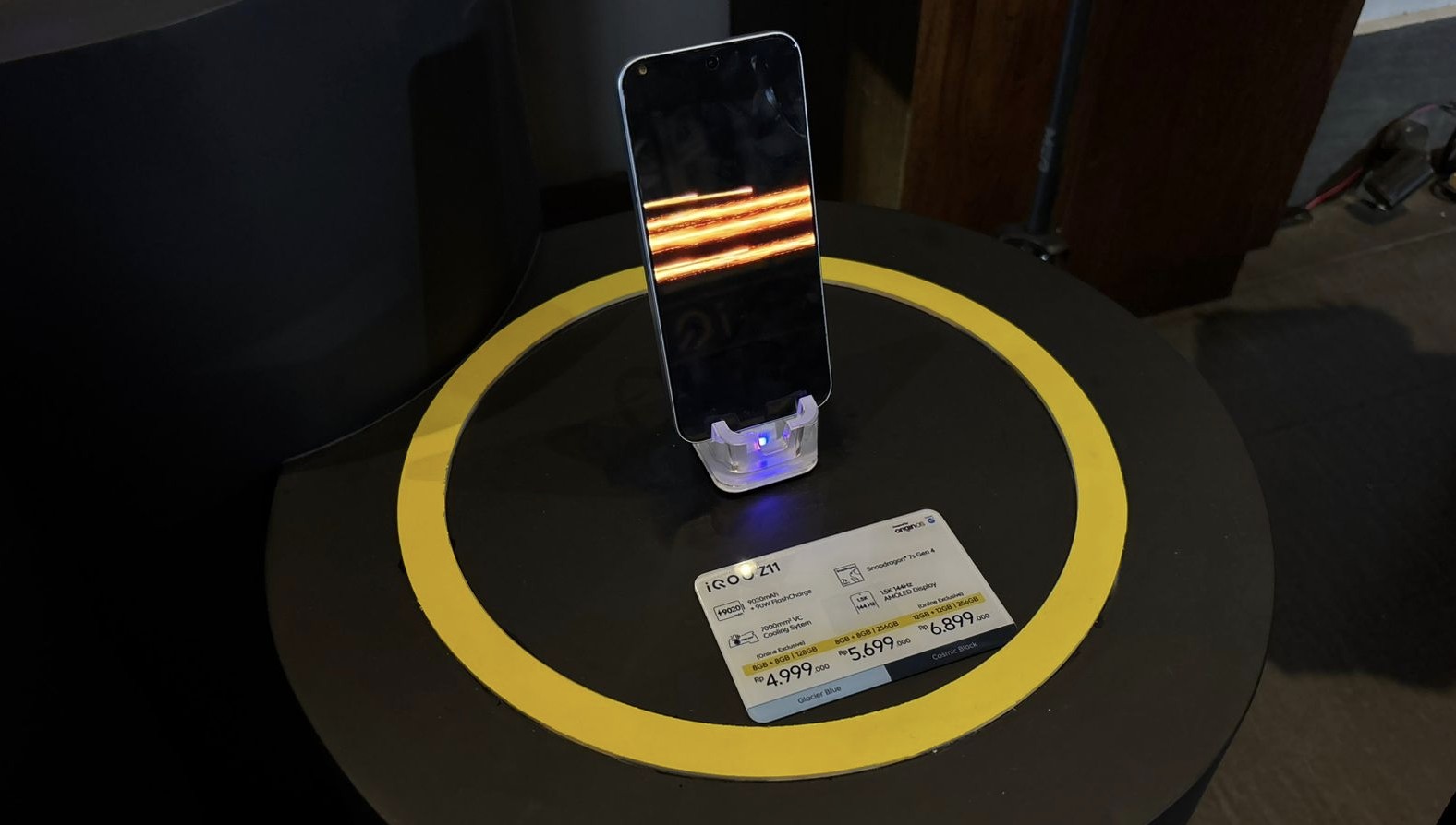 iQOO Z11 Series Resmi Mendarat di Indonesia, Cetak Rekor MURI Baterai Terbesar 9.020mAh