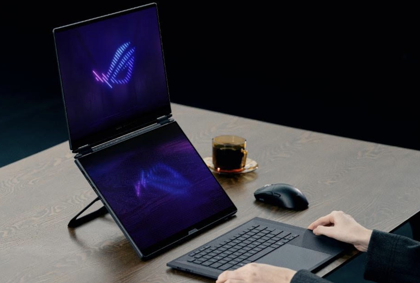 ASUS ROG Zephyrus Duo 2026 (GX651) Resmi Menggebrak Indonesia, Laptop Sultan Dual-Screen OLED Pertama di Dunia!