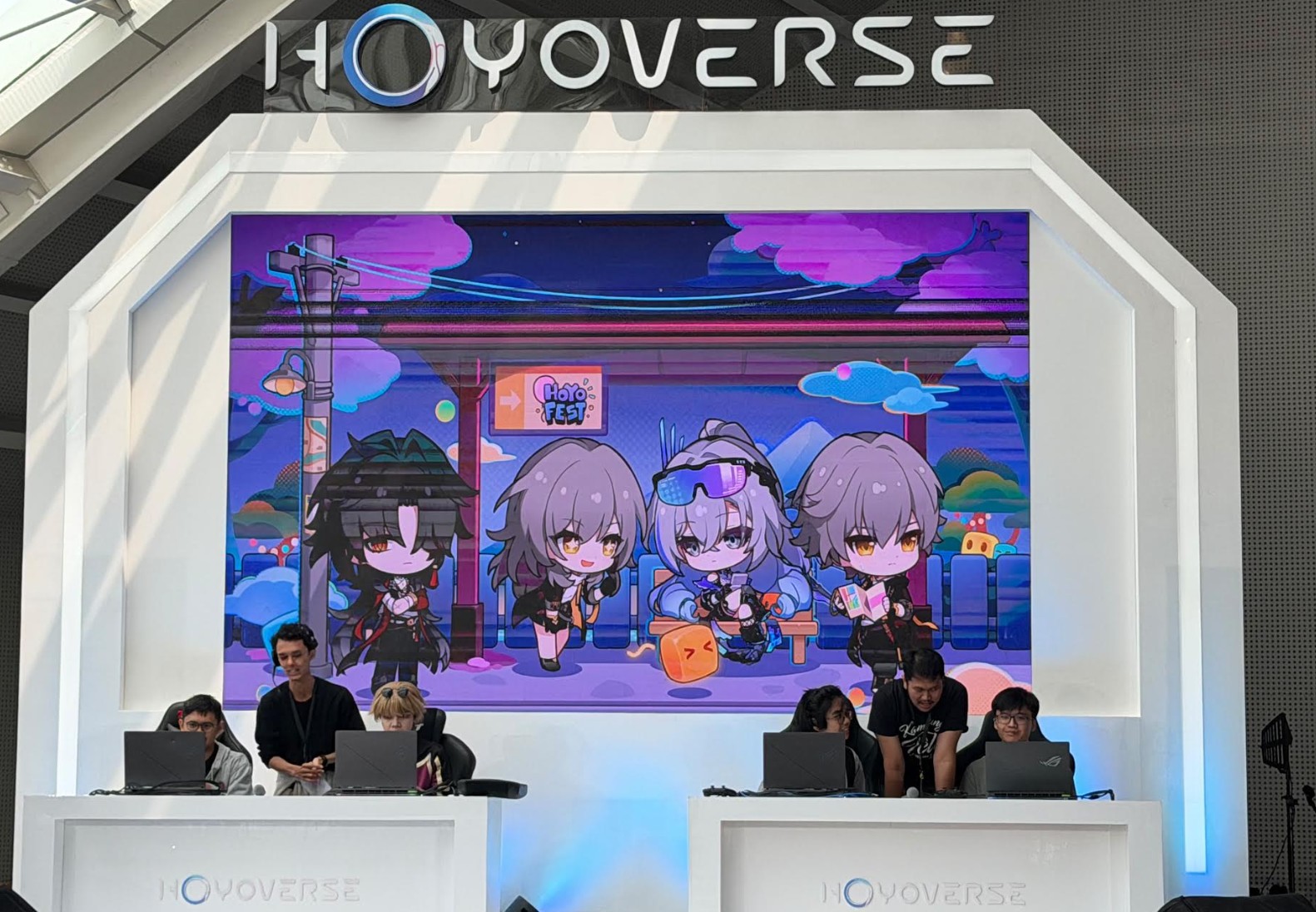 Gebrakan ASUS ROG di HoYo FEST 2026: Hadirkan Pengalaman Main Game HoYoverse Paling "Rata Kanan"