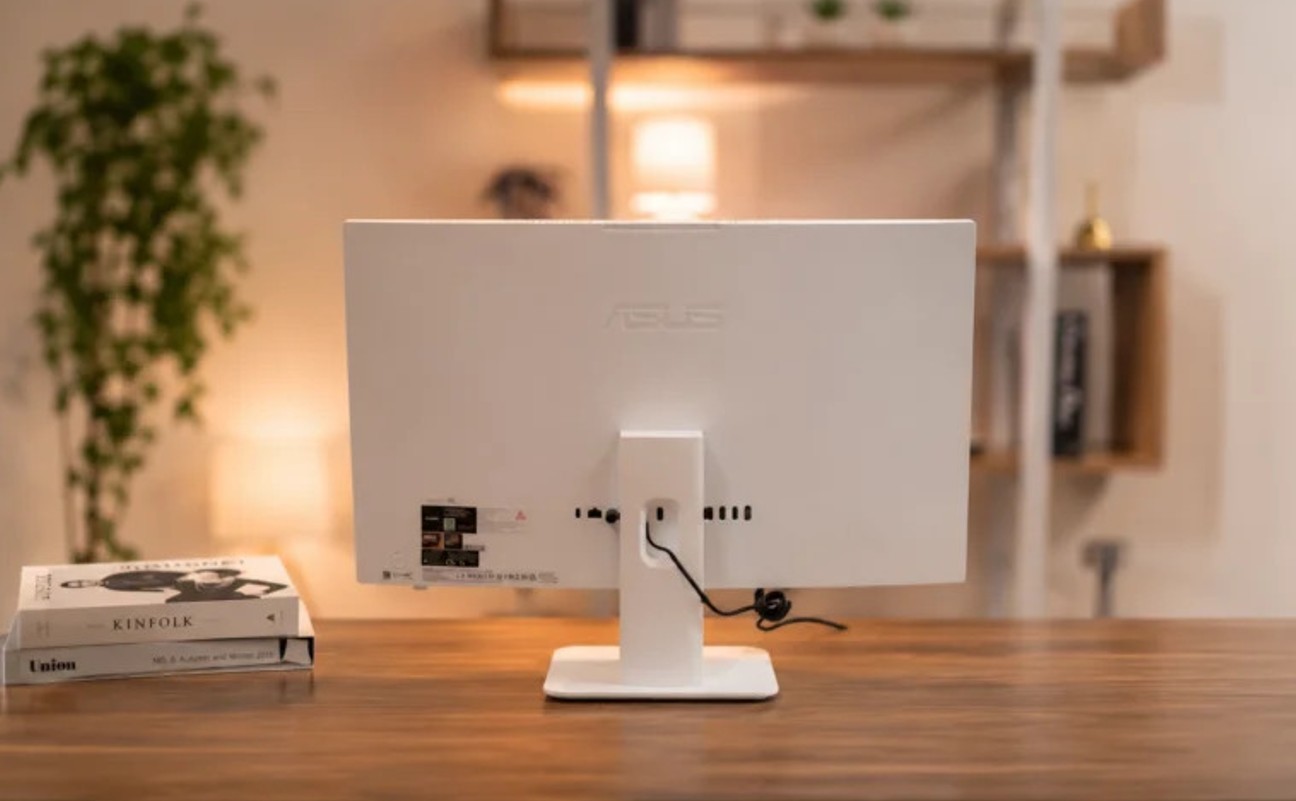 Tinggalkan Kabel Berantakan, Saatnya Beralih ke All in One PC ASUS ExpertCenter PM600