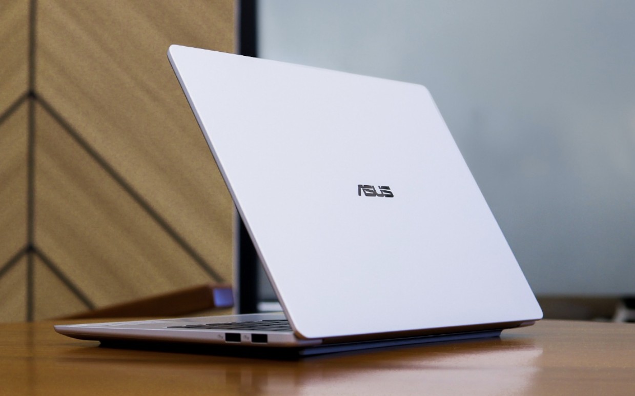 ASUS Vivobook S14 Baru Hadir dengan Intel Core Series 3 dan Baterai 20 Jam